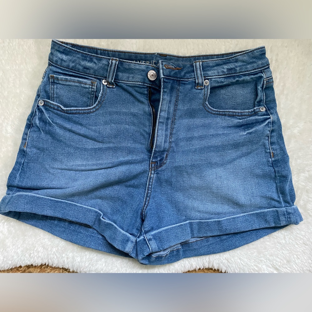 american eagle jean shorts- medium wash- size 6